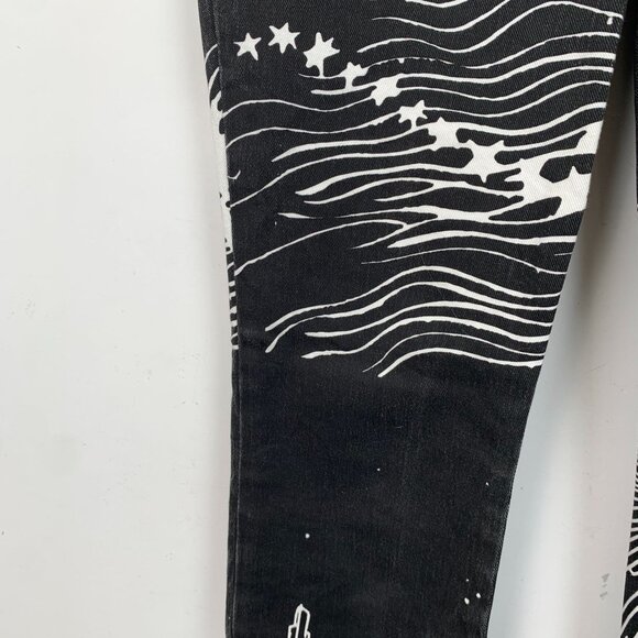 Chanel Black Denim Jeans With White Graphic Print & Button Detail - Picture 4 of 8